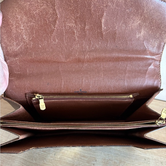 Authentic Louis Vuitton monogram clutch - Picture 7 of 10